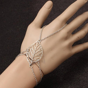 Palm Bracelet with Finger Vine