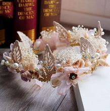 Load image into Gallery viewer, Floral and Shell Crown Headdress